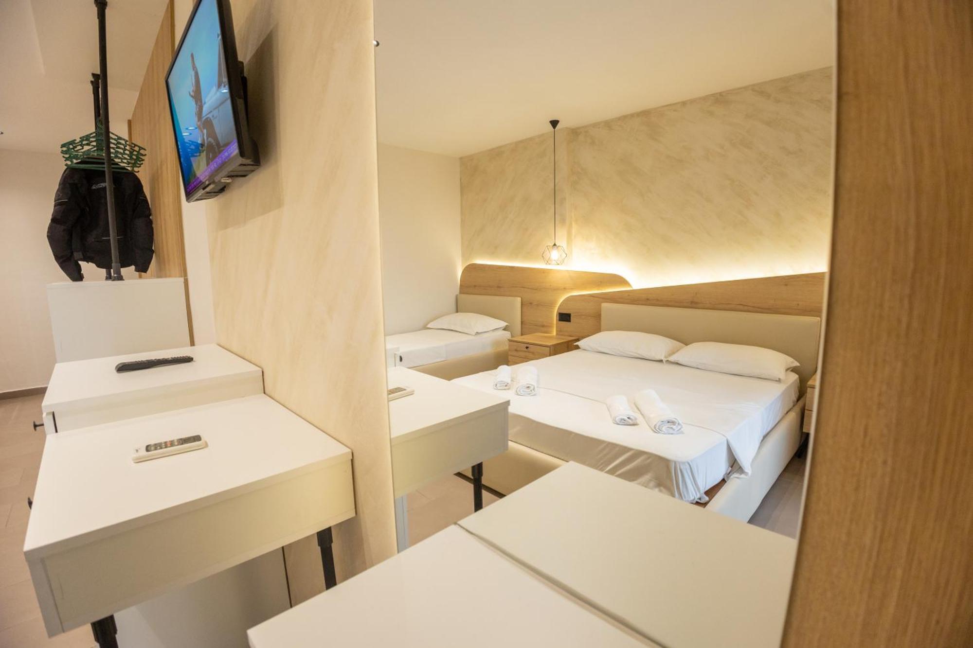Hotel Klebrido Durres Exterior photo